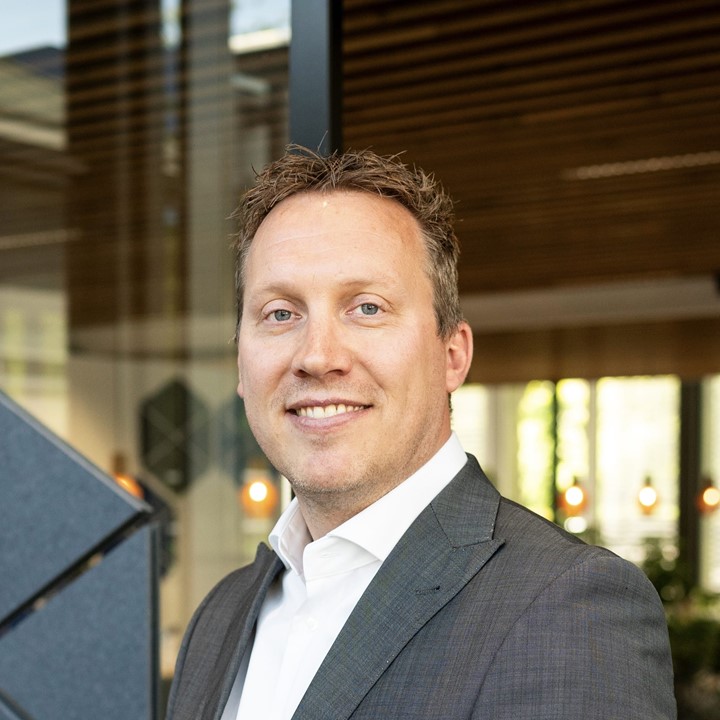 Executive Search CFO Broekhuis Mark Van Der Gulik Amrop